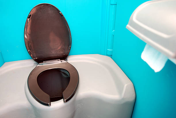 Best Porta potty rental near me  in Hanford, CA